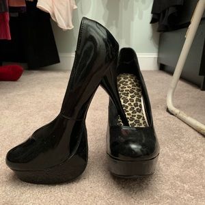 Charlotte Russe Black Pumps